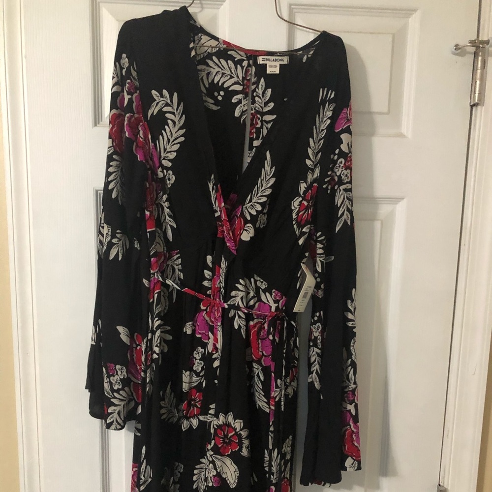 NWT Billabong dress
